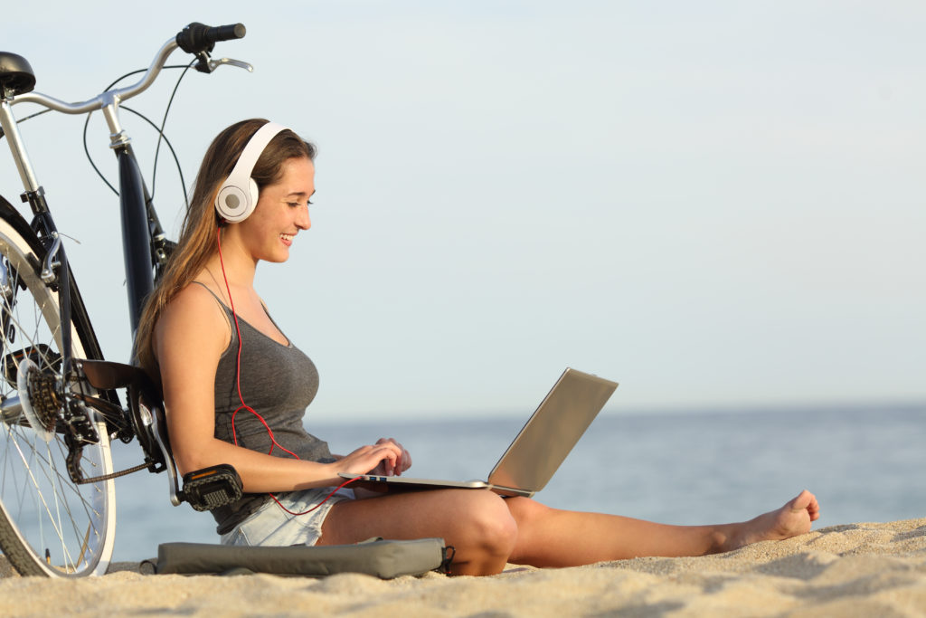 Arbeiten am Strand